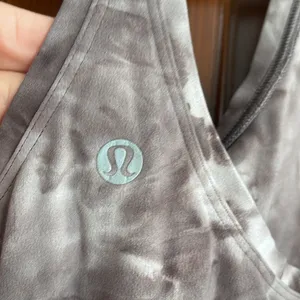 Lululemon Tie-Dye Women's Tank Top size 8 thumbnail 2