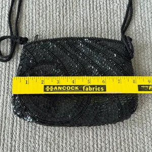 Vintage 70s LaRegale Hand Made Black Beaded Sequin Formal Dressy Going Out Purse thumbnail 5