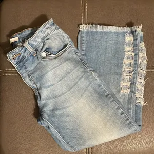 Women’s size 5/26 KANCAN fair used condition. stretchy distressed & stonewashed. thumbnail 7