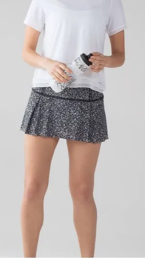Lululemon Lost In Pace Skirt Regular 13" Daisy Dust Alpine White Black thumbnail 1