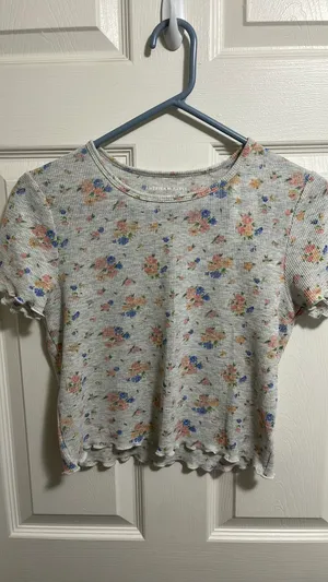 American Eagle Crop Top thumbnail 1