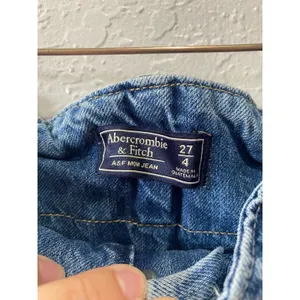 Abercrombie & Fitch Blue Denim Mom Belted Waist Cotton Jeans Womens Size 27/4R thumbnail 6