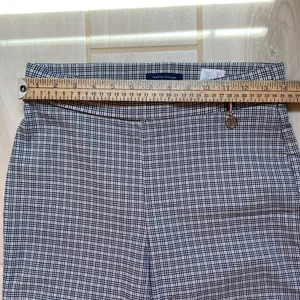 Tommy Hilfiger| Plaid black/white/tan stretchy slacks thumbnail 5