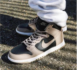Nike NIB  Dunk High Moon Fossil thumbnail 1