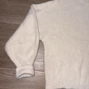 Love Tree Boutique Women's Ivory Sweater Size Medium thumbnail 13