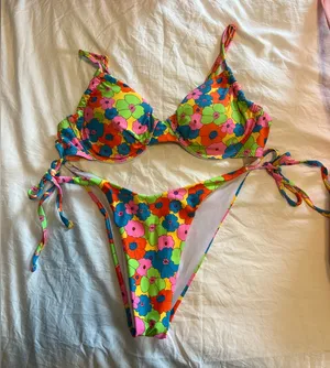 Women’s bikini set thumbnail 1