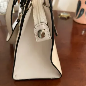 Vintage Y2K Guess White Shoulder Bag with Silver Details Satchel PU thumbnail 11