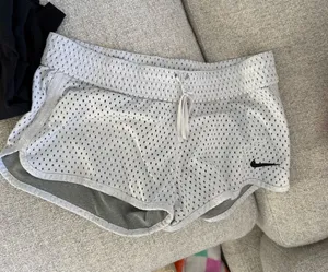 Reversible Nike shorts   thumbnail 1