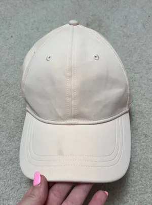 Lululemon Hat thumbnail 1