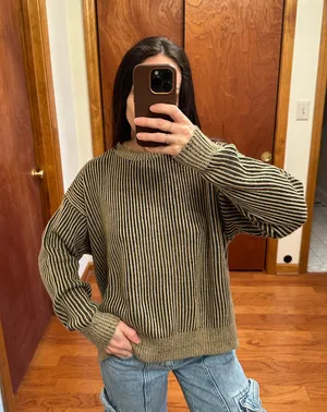 Vestique Oversized Sweater thumbnail 1
