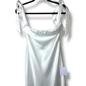 NEW Lulus Lux Bridal Eternally Loved Cutout Satin Off-the-Shoulder Wedding Dress thumbnail 6