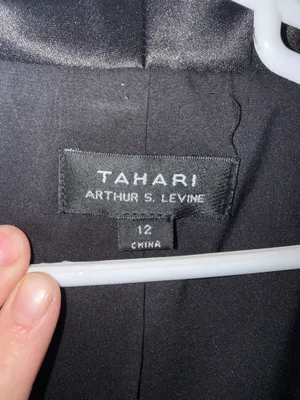 Women’s Tahari Black Cropped Satin Blazer Size - 12 thumbnail 4