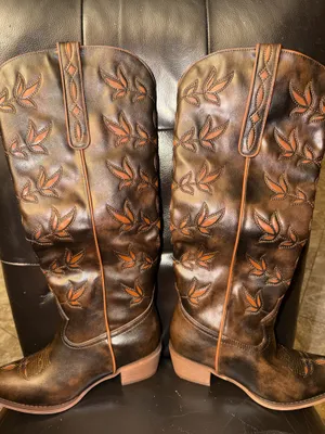 Boots Brown Size 7 thumbnail 2