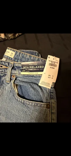Abercrombie & Fitch Curve Love High Rise 90s Relaxed Jeans thumbnail 3