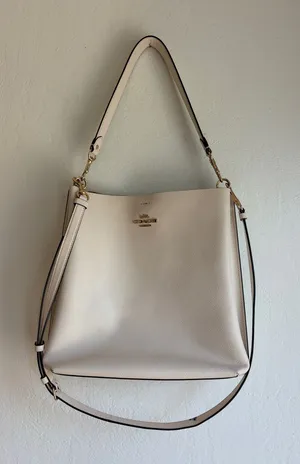 COACH TOWN BUCKET BAG chalk white gold hardware thumbnail 1