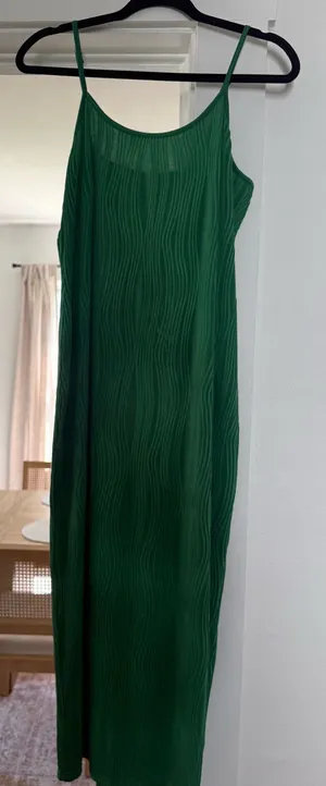 Amazon Dress thumbnail 1