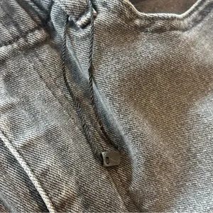 EXPRESS Women’s Black Wash‎ Super High Rise Mom Jean Size 10 thumbnail 13