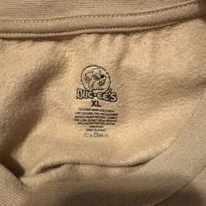 Buc-ee's Leopard Print Graphic Sweatshirt XL and Jogger Lounge pants L Set thumbnail 5