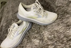 Brooks Glycerin 18 Gray womens size 8.5 thumbnail 1