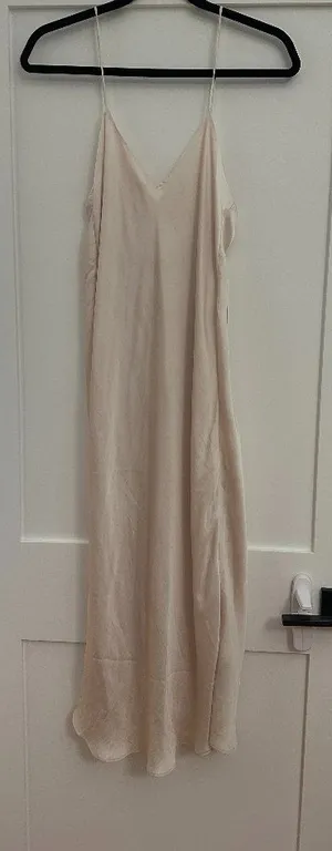 NWT Banana Republic Ivory White Satin Slip Maxi Dress Size 0 thumbnail 1