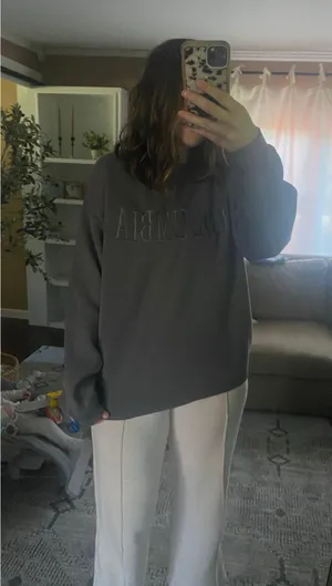 Pretty Little Thing Sweatshirt thumbnail 3