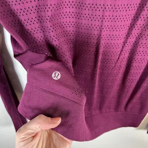 Lululemon Long Sleeve Athletica Perforated Top Purple Women's Size‎ Small thumbnail 7