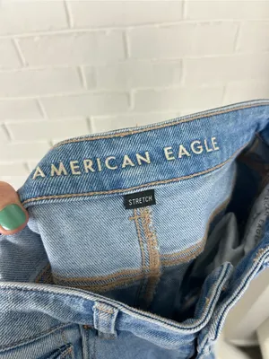 American Eagle Distressed Light Wash Mom Straight Jeans Size 4 thumbnail 2