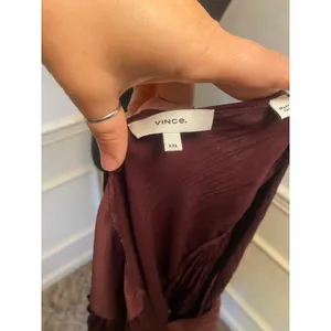 Vince Crushed Satin Flutter Sleeve Dress in Burgundy Crinkle Plisse V Neck Shift thumbnail 7