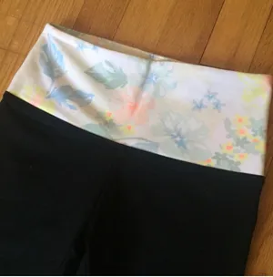 PINK Victoria’s Secret High Wasted Leggings thumbnail 5