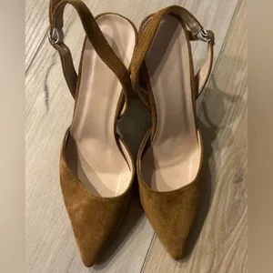 Brown Slingback Pumps Size 39 (8) thumbnail 2