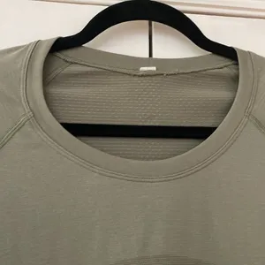 Lululemon Swiftly 2.0 Race Length Long Sleeve Size 10 Athletic Shirt Green thumbnail 8