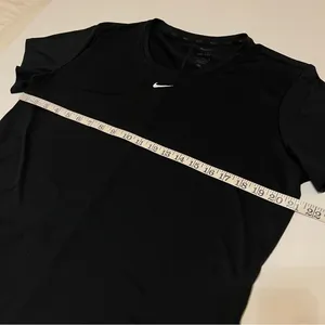 Nike front swoosh logo Tshirt, Dry-Fit, black, size L thumbnail 6