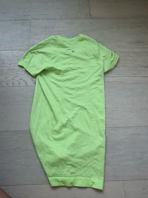 Lululemon Top thumbnail 2