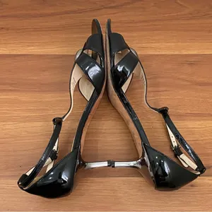 COACH Hellena Black Soft Patent Leather T-strap Kitten Heels Sandals Size 7.5B thumbnail 5
