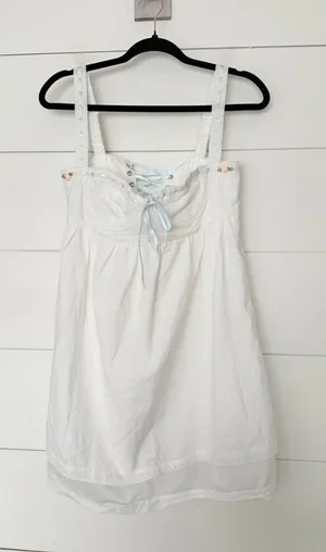 Strangers & Lovers Women’s Medium White Corset Back Sweetheart Neckline Dress thumbnail 1