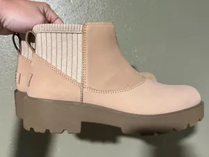 UGG Chelsea Boots thumbnail 1