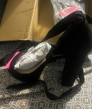 FashioNova Black heels thumbnail 1