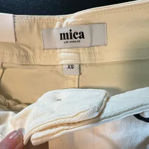 NEW Mica Sz 4-6 (XS) white High‎ Waist Denim Shorts Ivory NWT thumbnail 5