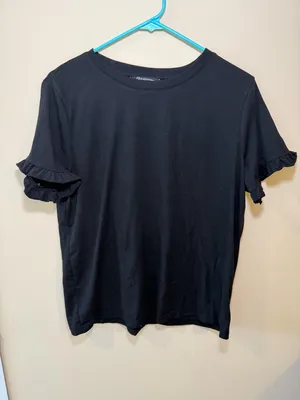 PRETTYGARDEN Black Short-Sleeve Ruffle Detail Tee - Women thumbnail 2