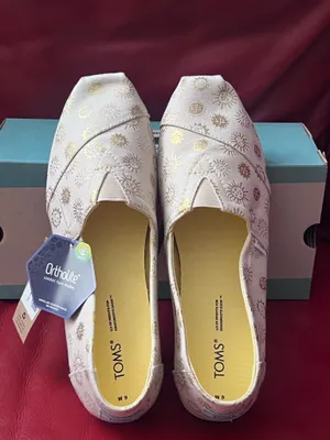 Authentic Tom’s Alpargata Women’s Slip on Foil Sunny Days Print Women’s size 9 thumbnail 2