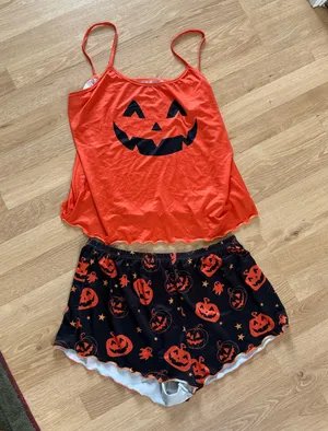 SheIn Halloween Pajama Set thumbnail 1
