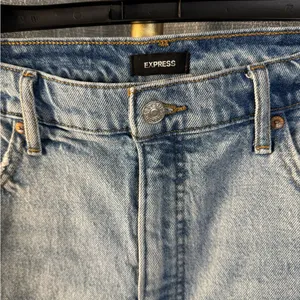 Express Shorts Womens 90’S HIGH RISE CUT OFF RAW HEM DENIM SHORTS SIZE 14 thumbnail 5