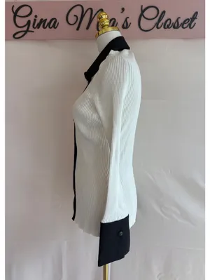 White House Black Market Women's Medium Ribbed Button-Up Shirt with Black Collar thumbnail 4