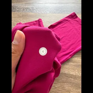 Lululemon Align Wide-Leg High Rise 31” Wild Berry Size 4 NWT thumbnail 4