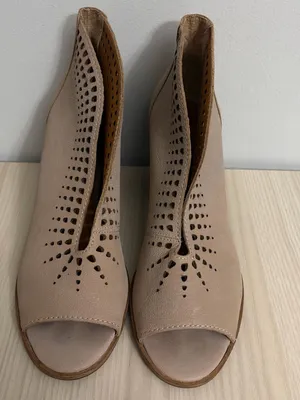 Lucky Brand Taupe Peep-Toe Block ankle booties size 10 thumbnail 2