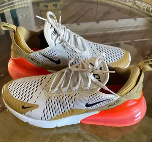 Nike Air Max 270 Shoes thumbnail 1