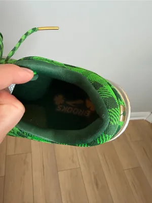 Brooks Brothers Brooks Launch 6 Run Lucky Womens 10 Green Gold Shamrock St Patricks Sneakers thumbnail 8