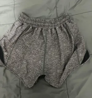 Lululemon Hotty Hot Shorts 4” thumbnail 2