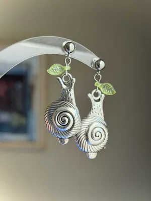 Handmade cute boho retro funky style snail dangle earrings🐌🌀 thumbnail 3