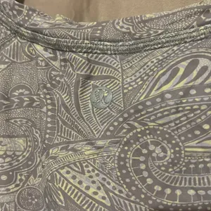 Lululemon T-shirt thumbnail 3